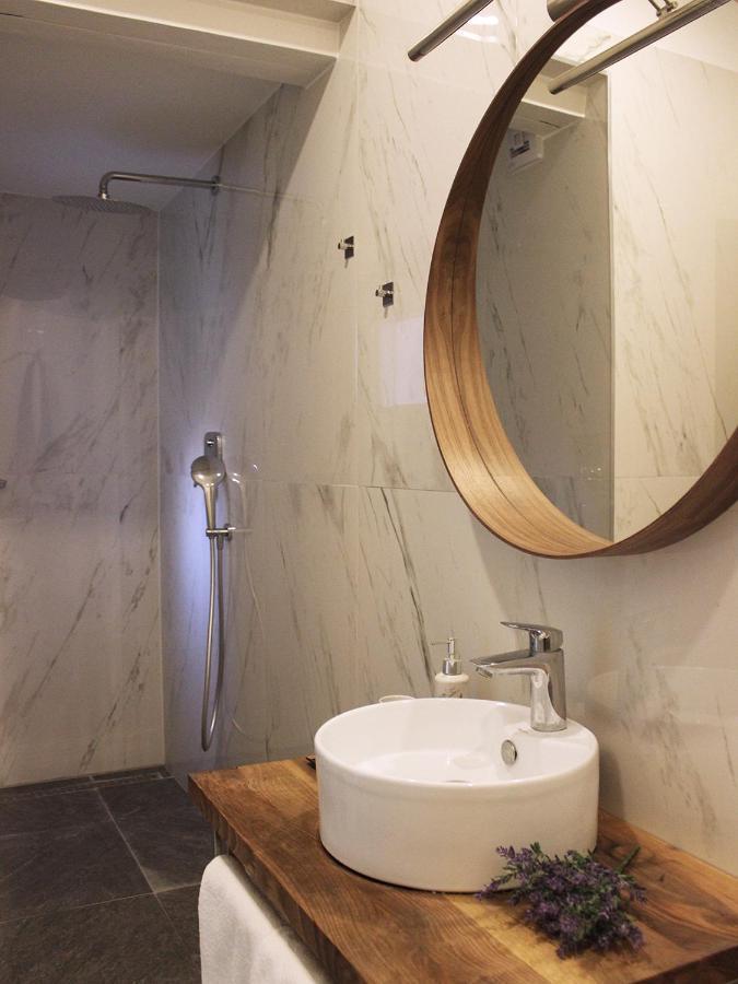 Love Apartment Ровинь Экстерьер фото